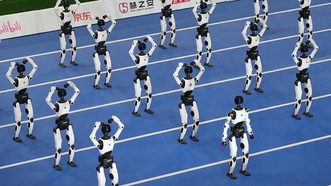 İnsansı robot TienKung, Usain Bolt'un 100 metre rekorunu tarihe gömdü 5